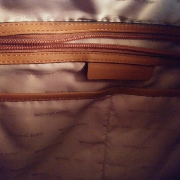 Authentic Michael Kors purse - Picture 6 of 8